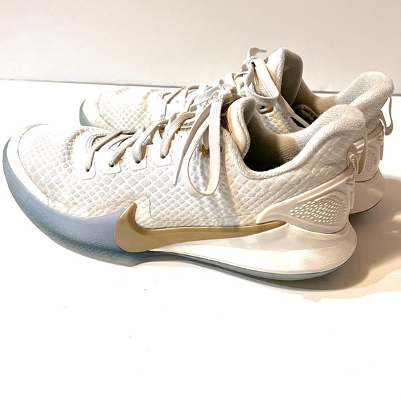 kobe mamba women's shoes